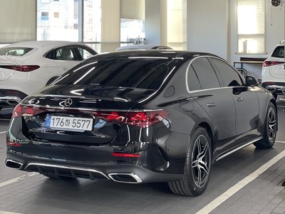 MERCEDES-BENZ E-CLASS - 10