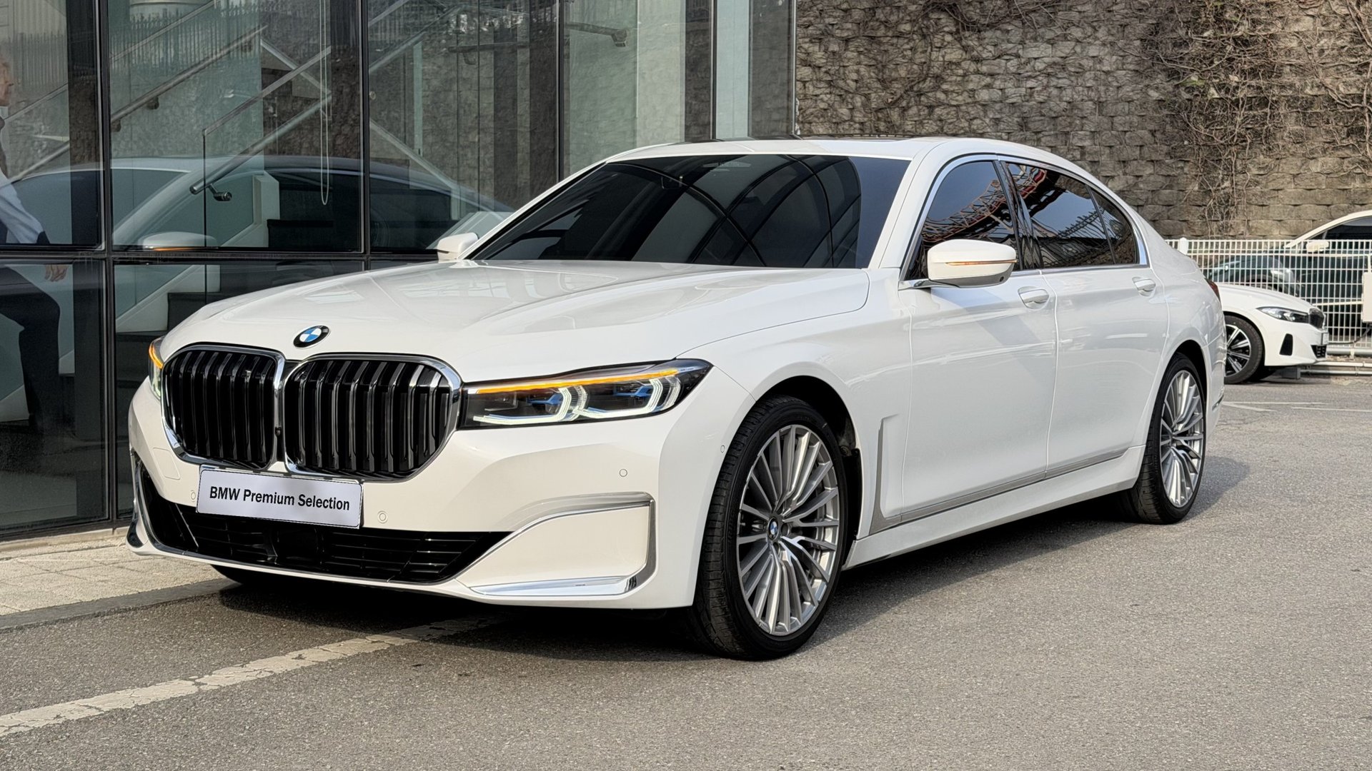 BMW 7 SERIES - View 1
