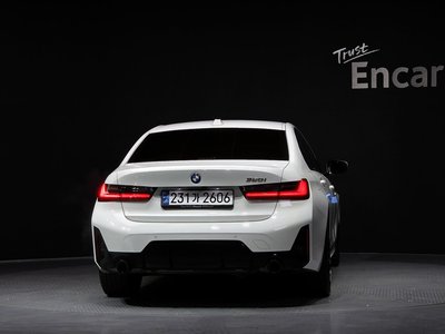 2024 BMW 3 SERIES photo 4