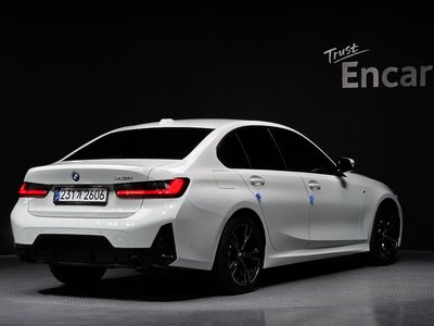 2024 BMW 3 SERIES photo 3