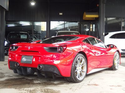 FERRARI 488 - 10