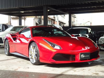 FERRARI 488 - 1
