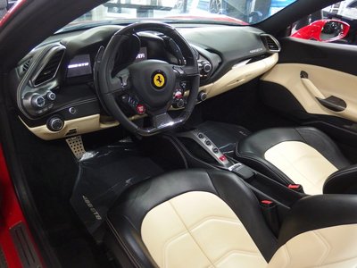 FERRARI 488 - 2