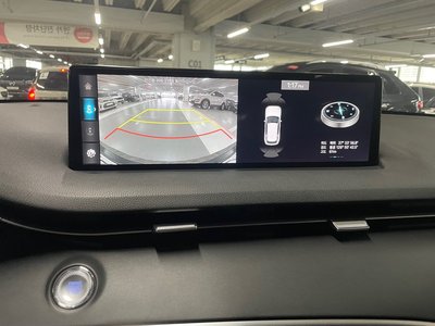 صورة 10 لـ 2024 Genesis GV70