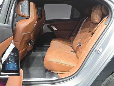 2025 BMW 7 SERIES — миниатюра 17
