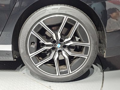 BMW 7 SERIES - 8