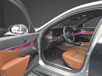 2025 BMW 7 SERIES — миниатюра 13