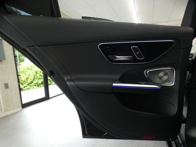2025 Mercedes-BENZ C-CLASS AMG thumbnail 39