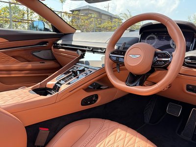 2024 Aston Martin DB12 VOLANTE 照片 2