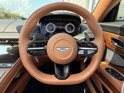2024 Aston Martin DB12 VOLANTE 照片 15