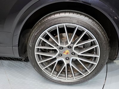PORSCHE CAYENNE - 8