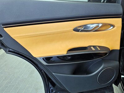 2021 Genesis GV70 — миниатюра 15