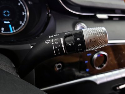 2021 Genesis GV70 — миниатюра 31