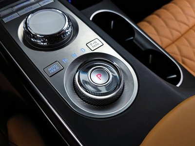 2021 Genesis GV70 — миниатюра 12