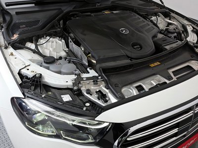 MERCEDES-BENZ E-CLASS - 7