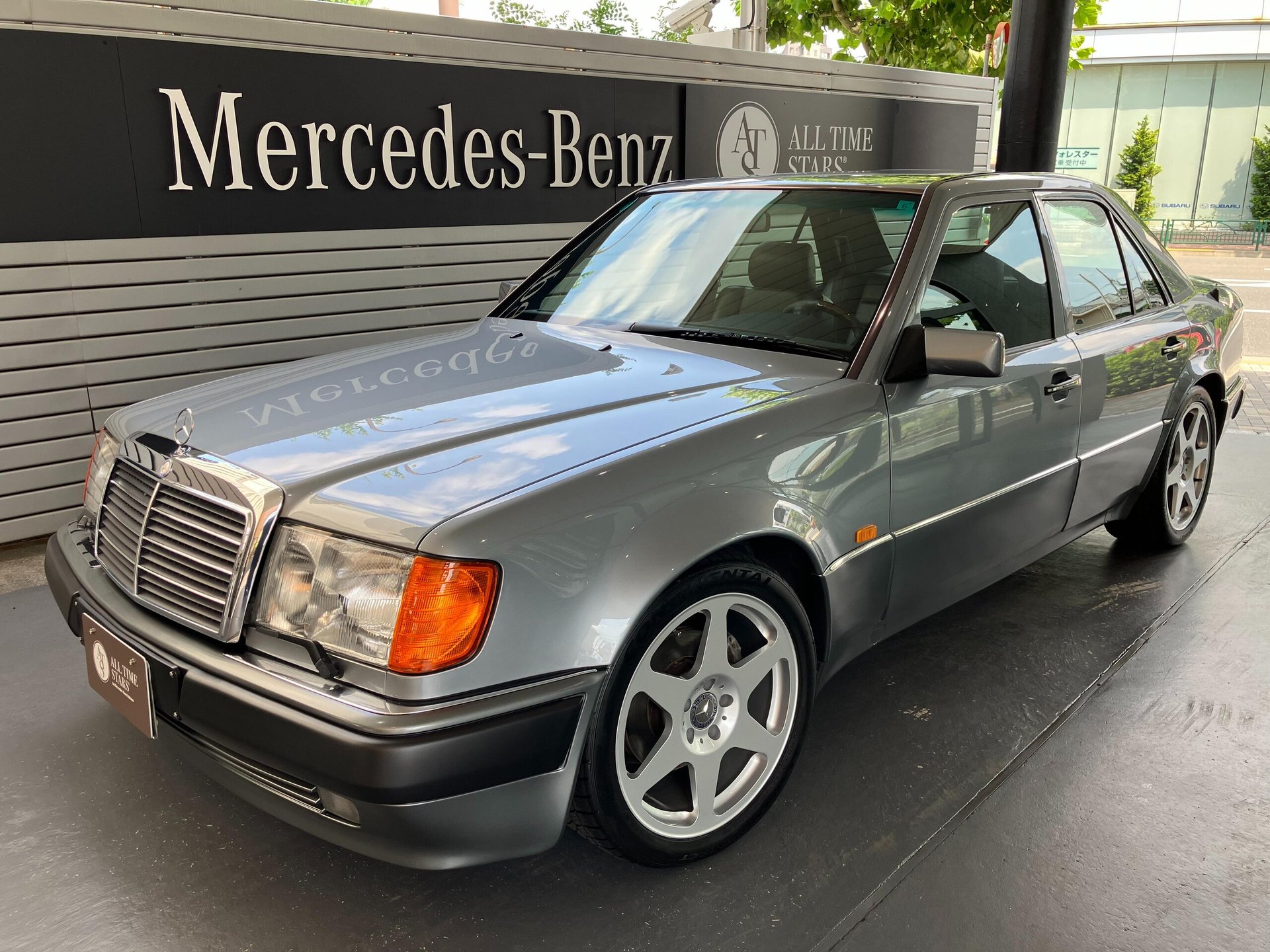 MERCEDES-BENZ MEDIUM-CLASS - View 1