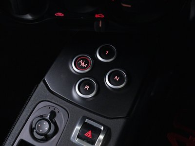 صورة 12 لـ 2015 ALFA Romeo 4C