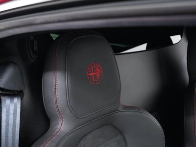 صورة 9 لـ 2015 ALFA Romeo 4C