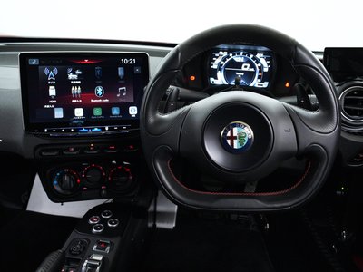 صورة 11 لـ 2015 ALFA Romeo 4C