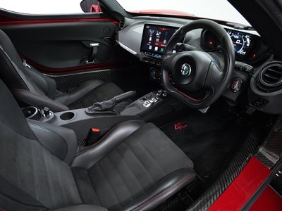 صورة 10 لـ 2015 ALFA Romeo 4C