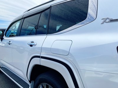 TOYOTA LAND CRUISER 300 - 6