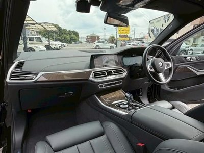صورة 9 لـ 2023 BMW X5