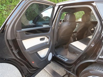 صورة مصغرة 41 لـ 2019 Bentley BENTAYGA