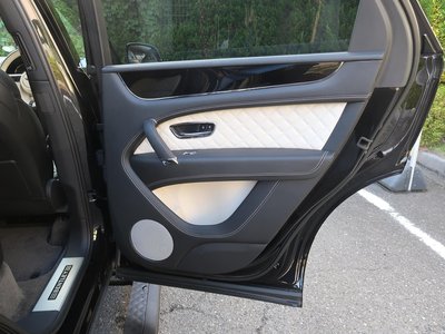 صورة مصغرة 35 لـ 2019 Bentley BENTAYGA