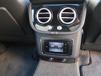 صورة مصغرة 39 لـ 2019 Bentley BENTAYGA