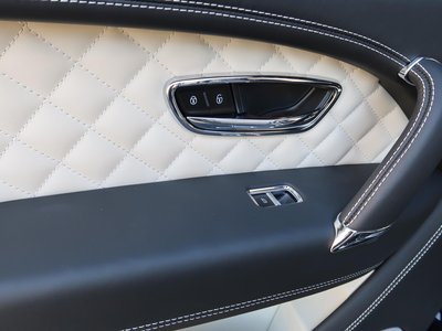 صورة مصغرة 43 لـ 2019 Bentley BENTAYGA