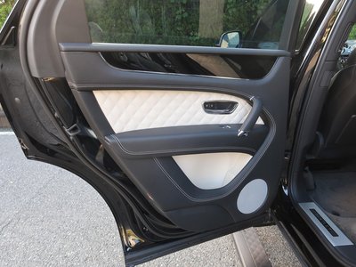 صورة مصغرة 42 لـ 2019 Bentley BENTAYGA