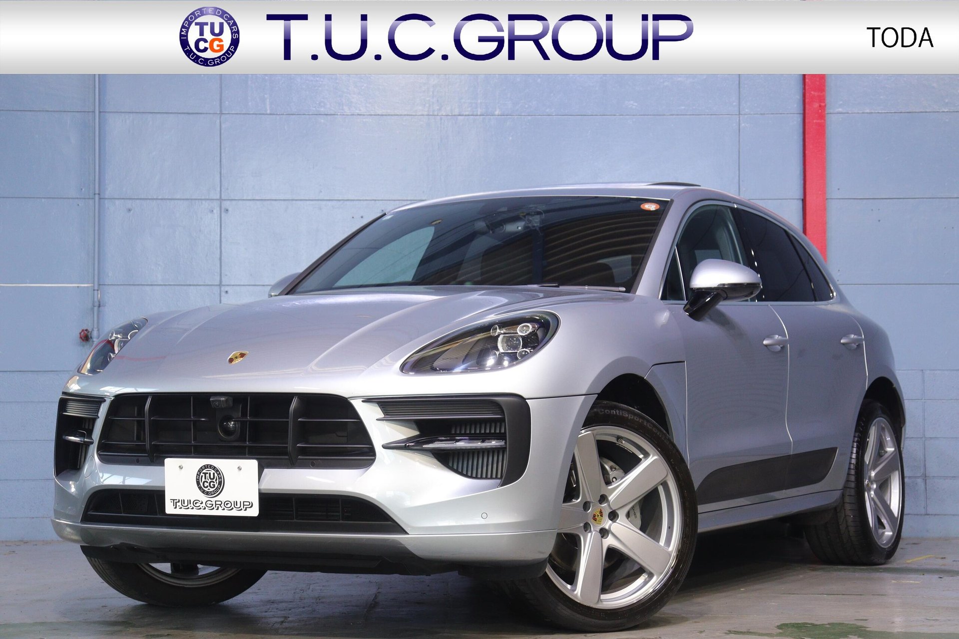 PORSCHE MACAN - View 1