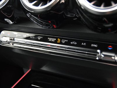 2022 Mercedes-BENZ GLB AMG — миниатюра 22