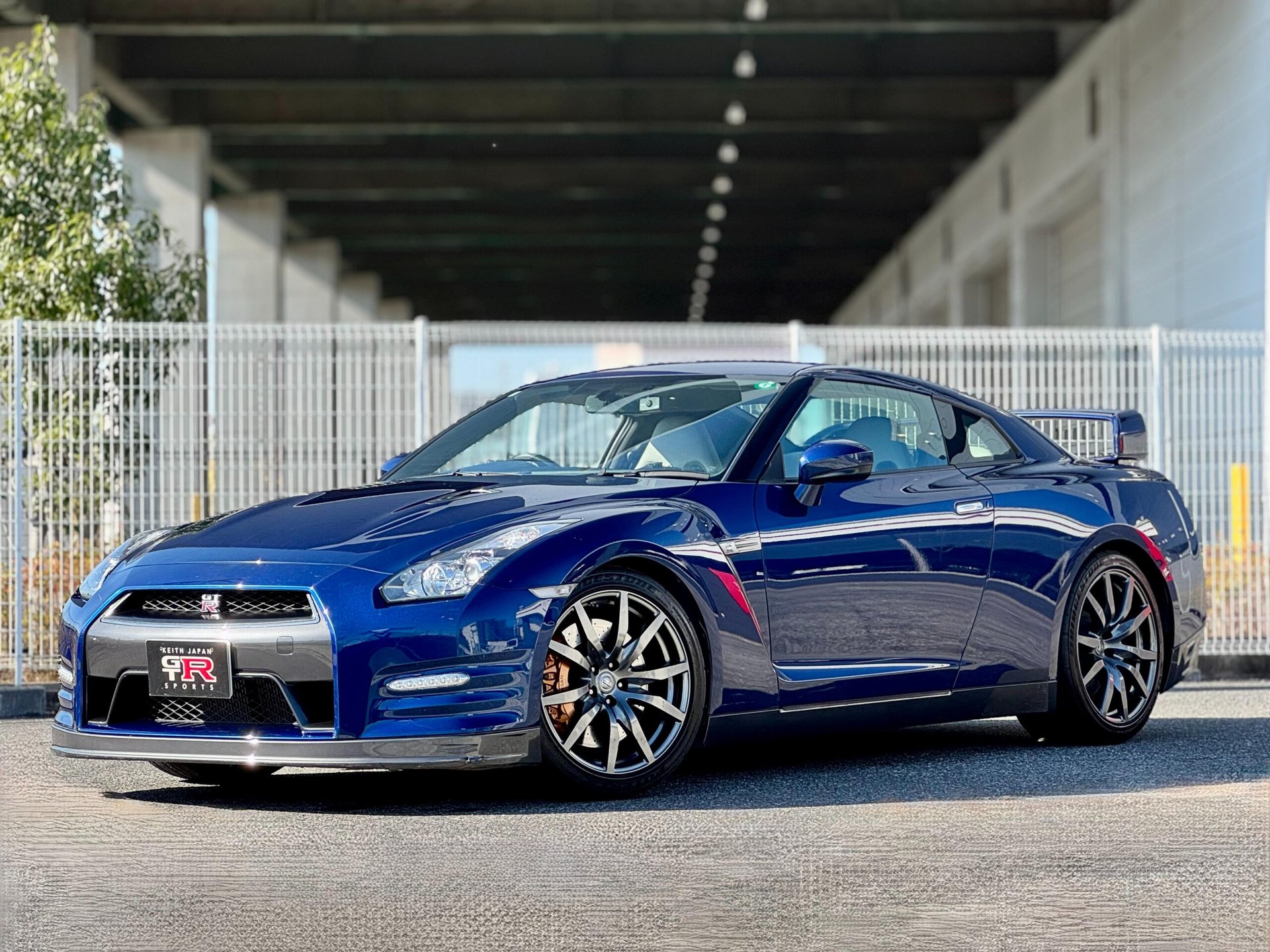NISSAN GT-R - View 1