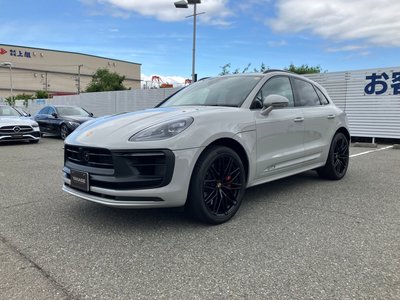 PORSCHE MACAN - 1