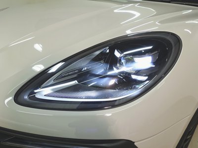PORSCHE MACAN - 4
