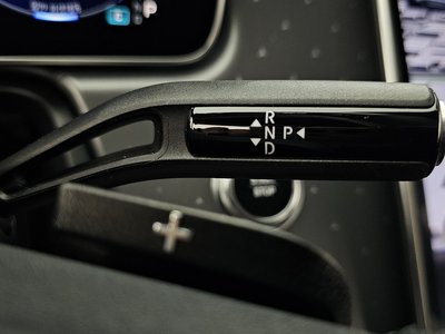 MERCEDES-BENZ EQE - 9