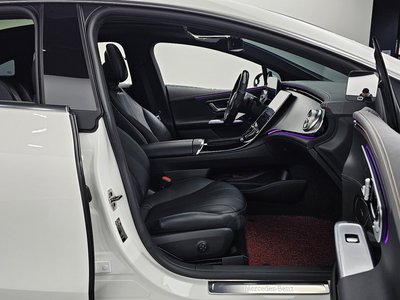 MERCEDES-BENZ EQE - 10