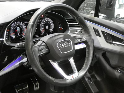 AUDI Q7 - 9