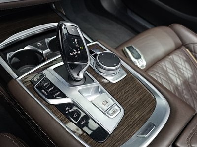 BMW 7 SERIES - 9