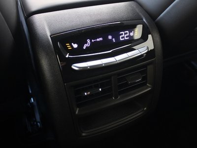 صورة 24 لـ 2025 Cadillac XT5
