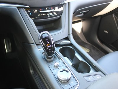 2025 Cadillac XT5 — фото 13
