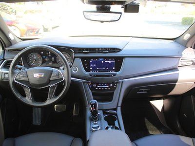 2025 Cadillac XT5 — фото 5