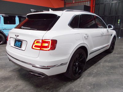 BENTLEY BENTAYGA - 6