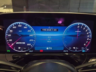 MERCEDES-BENZ E-CLASS - 8