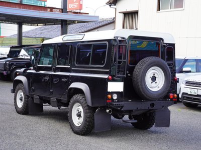 LAND ROVER DEFENDER - 6