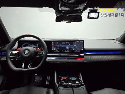 2025 BMW M5 照片 10