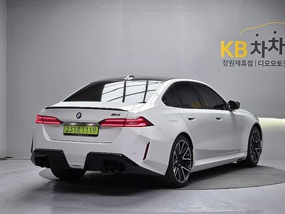 2025 BMW M5 照片 4