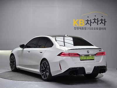 2025 BMW M5 照片 7