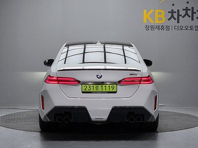 2025 BMW M5 照片 3